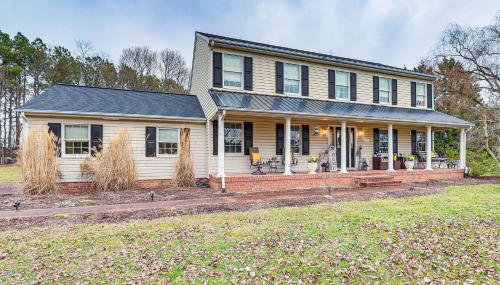 Spacious Trappe Getaway with Outdoor Pool and Gazebo! - Foto 1