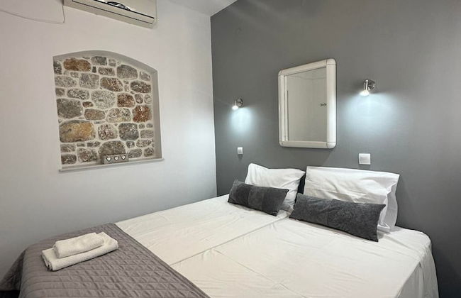 Elenis Studios & Apartments - Photo 10