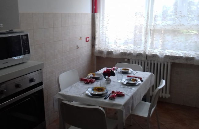 Arona-lake Maggiore Apartment in Quiet Area Suitable for Families - Foto 15