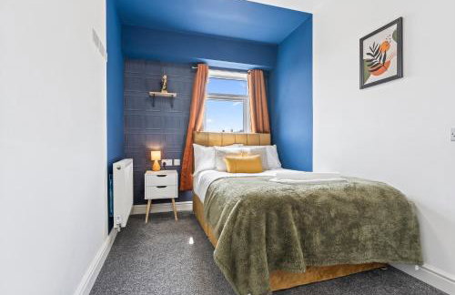 4 Beds 3 Bath (2-ensuites) Free Parking 75Mbps - Foto 23