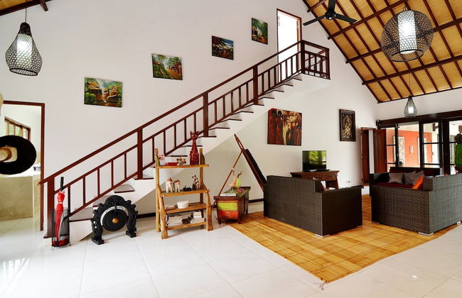 Villa Candi Kecil Tujuh by Villa Finder - Foto 25