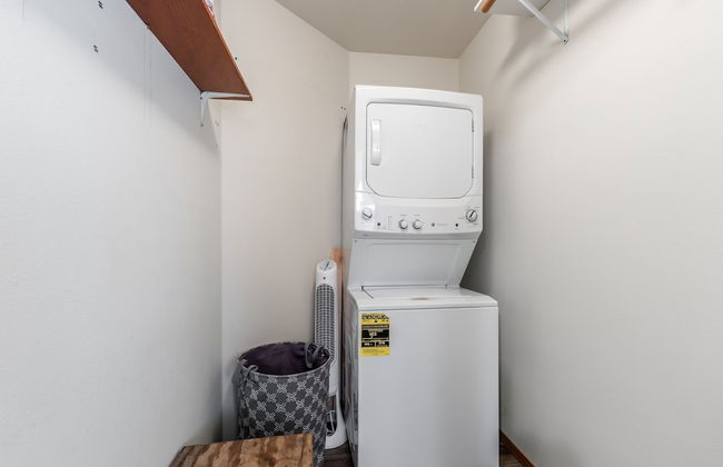 Seaside Getaway by Avantstay Deck w Views - Photo 16