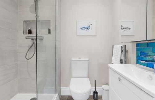 Homefield - Chic charm with unrivalled river views - Foto 29