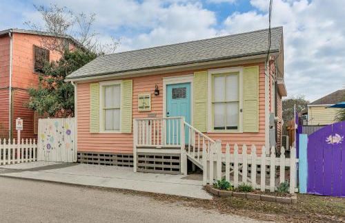 1 Mi to Beach Colorful Cottage in Galveston! - Foto 23