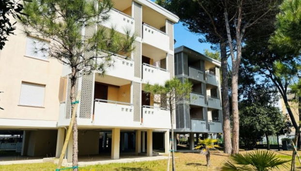 Flat in a Building Surrounded by a Garden - Foto 2, Imagen principal