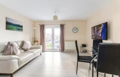 Lovely Two Bed detached house with Parking - Foto 1