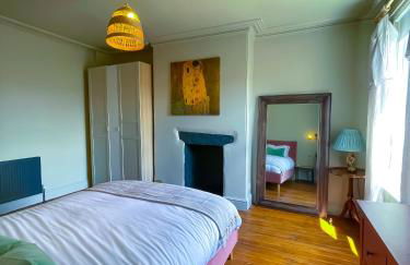 Spacious home in Leeds ideal for gatherings with free parking - Foto 5