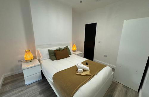 Modern Central Apartments with Balcony - Photo 70