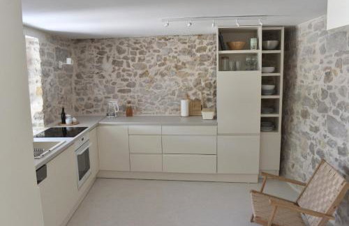 Vasantina Kamena Kućica - Foto 13