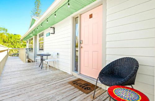 Newly remodeled 8-steps to sand path of Beach! - Foto 11