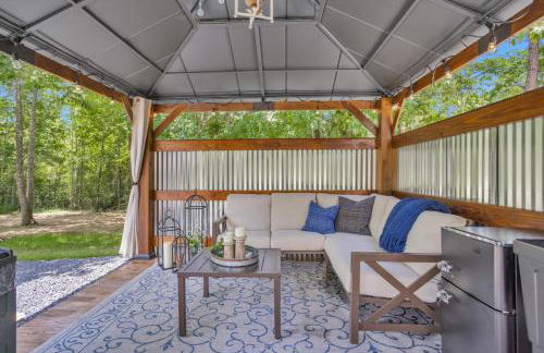 Secluded Luxury Wagon with Pond, King Bed, Full Bath, Patio - Foto 12