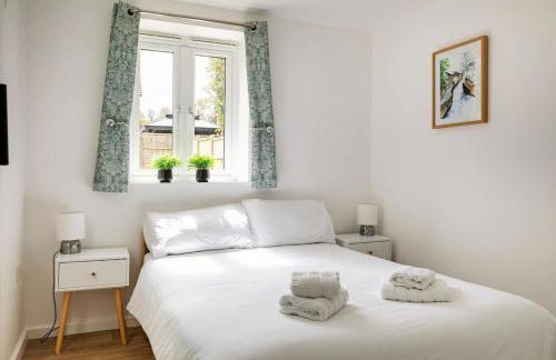 Salisbury 1BDR Apartment, Sleeps 4 - Contractor, Professionals, Family Friendly - Photo 7