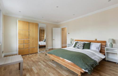 Parea Living - Spacious 4 Story House, Families, Big Groups - Foto 26