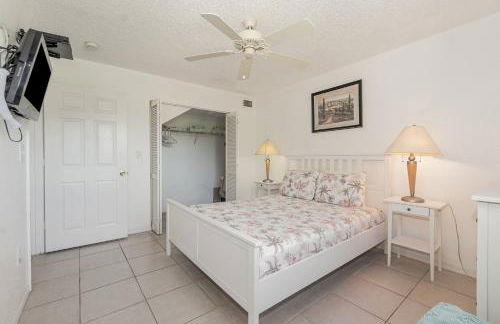 Family Home w/ Pool & Water Views, Near Disney - Foto 20