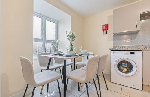 Spacious 4-Bed Home Near Cribbs & Bristol - Foto 10