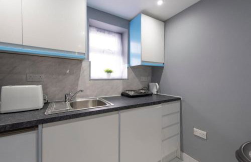 Bright 2-Bedroom Ensuite Apartment with Kitchen - Foto 27