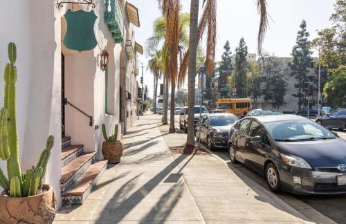 Visit the Beach from a Historic Downtown Apartment - NRP21-00092 - Foto 42