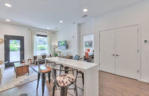 Amazing Downtown Condo w Pool Free Parking 104 - Foto 5