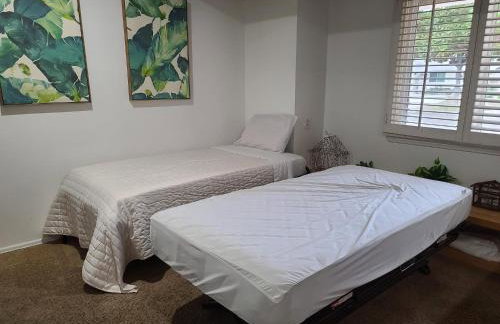Westside Retreat w Yard, Grill, Hot Tub, Near Sofi Stadium, LAX, and the Beach - Foto 21