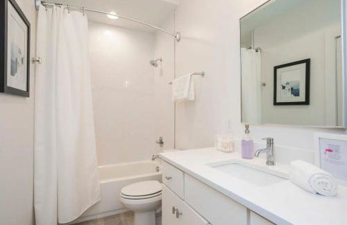 1 5 Miles to Broadway Rooftop Deck w City Views - Foto 14