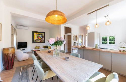 Maison Tropézienne en plein centre avec jardin et piscine - Photo 14