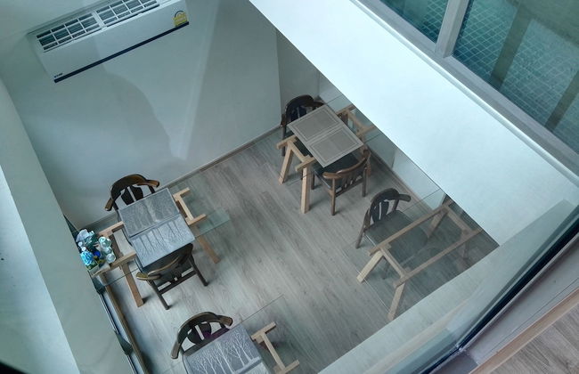 Sonrisa Sriracha - Photo 68