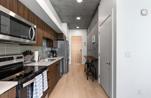 City Views! Luxury King bed gym pool HTub - Foto 15