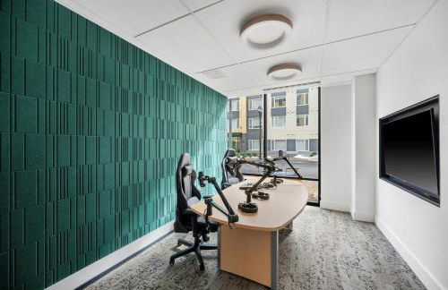 Hyatus Luxury Residences Boston Everett Premier Collection - Photo 10