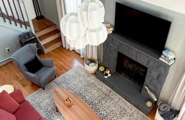 Pocono Chalet,Hot Tub,Arcade,Fireplace, Lake,Pool, Pet friendly, near Jim Thorpe No extra fees to use amenities - Foto 21