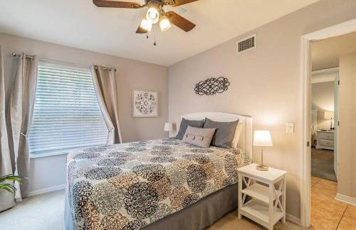 LOVE AT FIRST SIGHT! NEW Disney Home, Sleeps 6, Pool, Patio, NO Steps, LOW Rates! - Foto 35