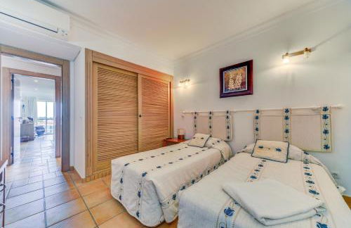 Apartamento Vila Sol com terraço e jacuzzi privad - Foto 15