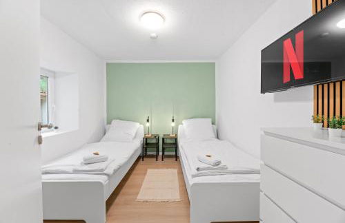 Moderne Monteurwohnungen in Nürtingen Zentrum Kitchen, Wifi, Smart TV - Photo 53