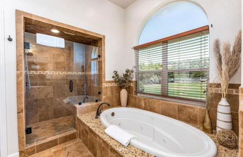 Mountain Elegance w/ pool, spa, projector - Foto 28