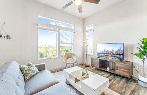 Spacious 2BR King Bed Suites Close to Downtown and Airport - Foto 35