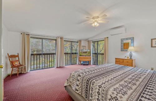 River Time Cabin - Riverfront, Hot Tub, Screen Porch, Fishing, Games, View, 3 King Beds - Photo 87