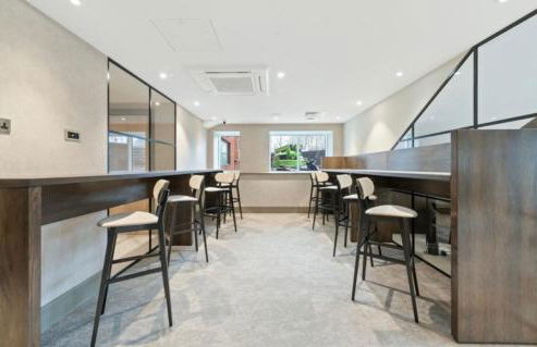 Deluxe 2BR Flat with Cinema, Gym, Parking & Games - Foto 13