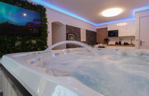 CASA AMOR & SPA, appartement suite jacuzzi & piscine chauffée - Foto 6