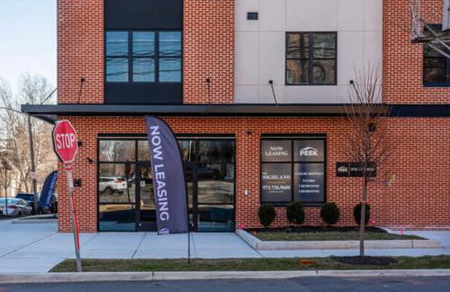 Opulence in Olive 4 bedrooms, 4 baths with 10 beds, Park 2 cars FREE - Foto 32