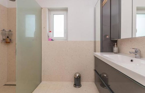 4 Bedroom Cozy Home In Donja Jagodnja - Foto 41