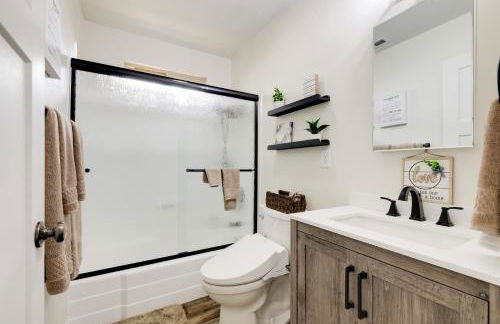 Ski, Hike and Fish Mtn-View Gem with Deck in Tuolumne - Foto 10