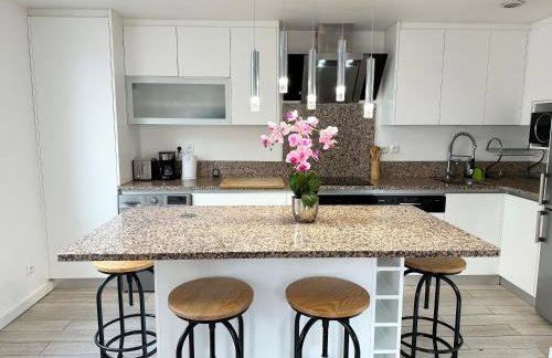 Design Orly Paris - Suites privées - Parking - Foto 1