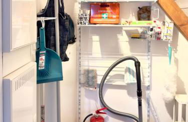 Traumhafte Ferienwohnung am Park, großer Balkon, voll ausgestattete Küche, Schreibtisch, WiFi, Smart TV, Carport, Wallbox, Fahrräder - Foto 49