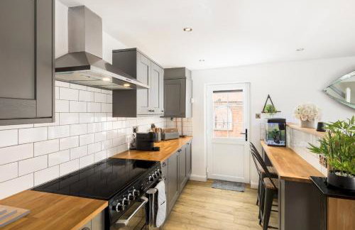 Stylish Modern 2 Bed with Parking - Pass the Keys - Foto 17