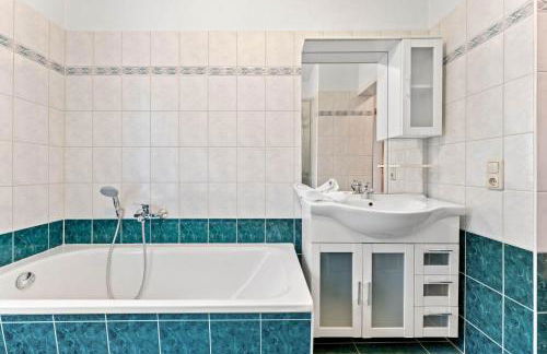 Nice Apartment with Balcony - Foto 25