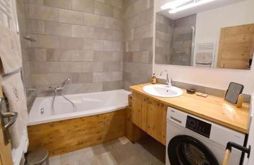 Les Suites du Monetier, alliant le charme et l'authenticité d'un chalet de prestige au cœur du village - Photo 48