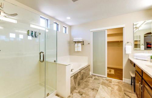 Putting Green, Pool Table! West Valley Family Home - Foto 17