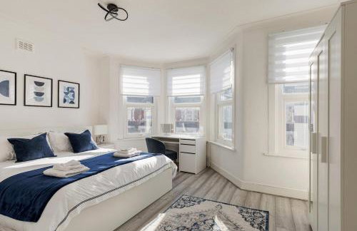 Modern 4 Bedroom House In Woodgreen - Foto 35
