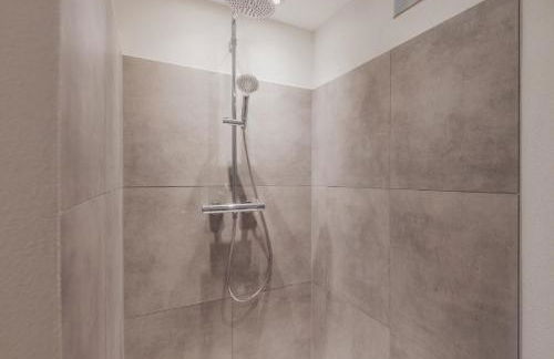 MAINTERRASSE Boardinghouse am Fluss klimatisierte Apartments mit 80qm Terrasse - Foto 21