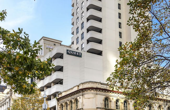 Quest on Queen - Photo 17