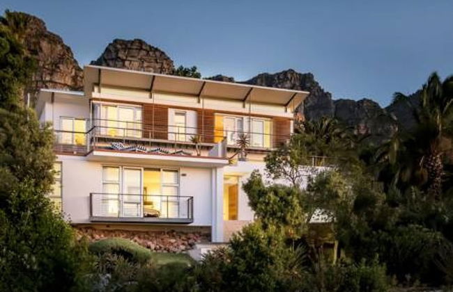 Immaculate Camps Bay Villa w Jacuzzi Views Pool Villa Grenache - Photo 44